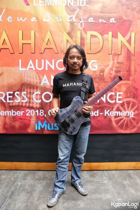 Foto Dewa Budjana