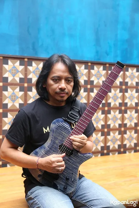 Foto Dewa Budjana