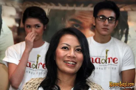 Foto Dewi Lestari