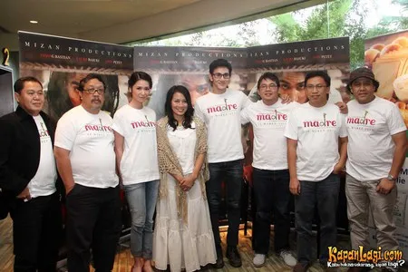 Foto Dewi Lestari