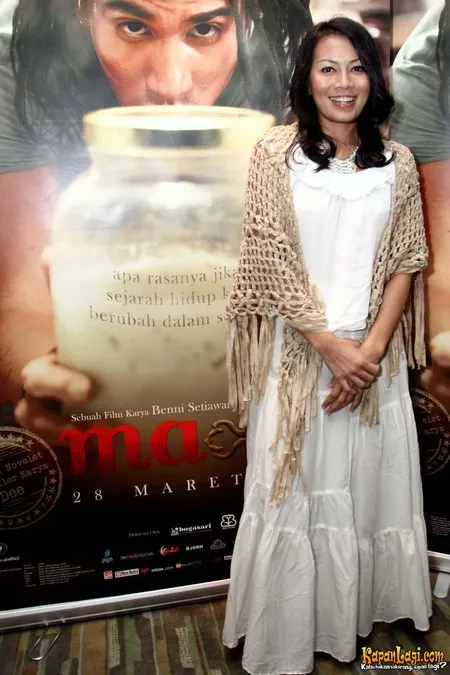 Foto Dewi Lestari