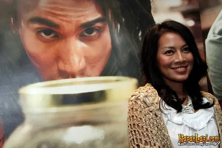 Foto Dewi Lestari
