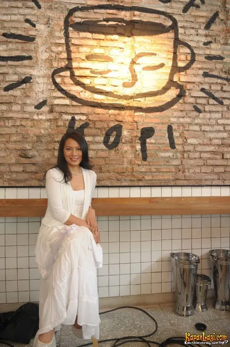Foto Dewi Lestari