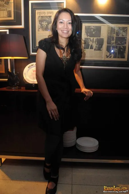 Foto Dewi Lestari