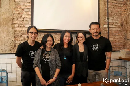 Foto Dewi Lestari