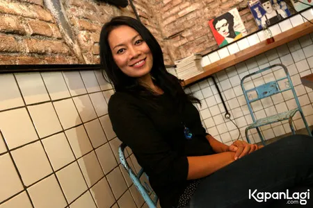 Foto Dewi Lestari