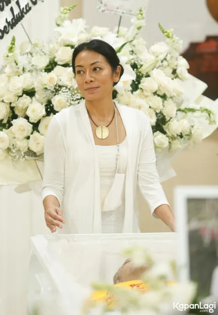 Foto Dewi Lestari