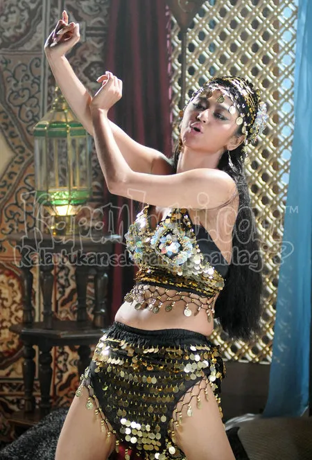 Foto Dewi Perssik. Nomor Foto: 950