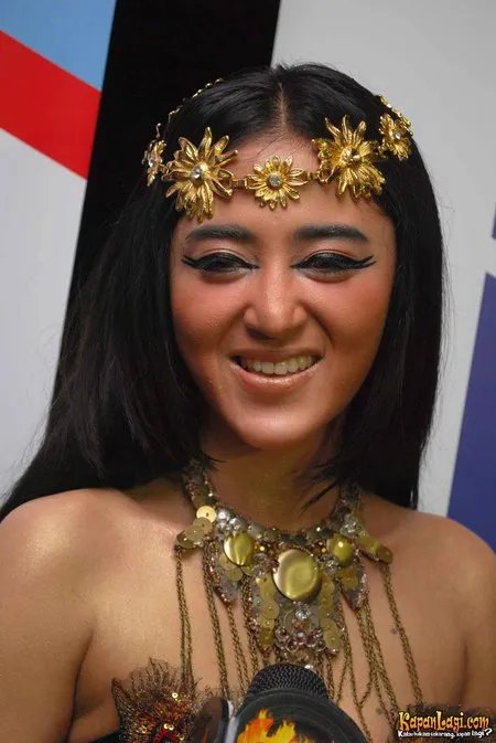 Foto Dewi Perssik