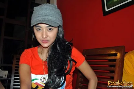 Foto Dewi Perssik