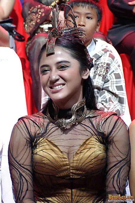 Foto Dewi Perssik