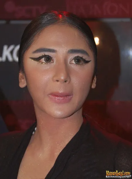 Foto Dewi Perssik