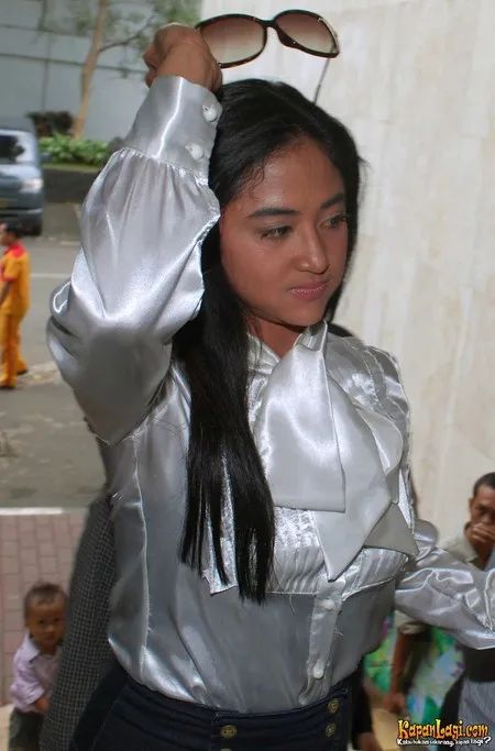 Foto Dewi Perssik