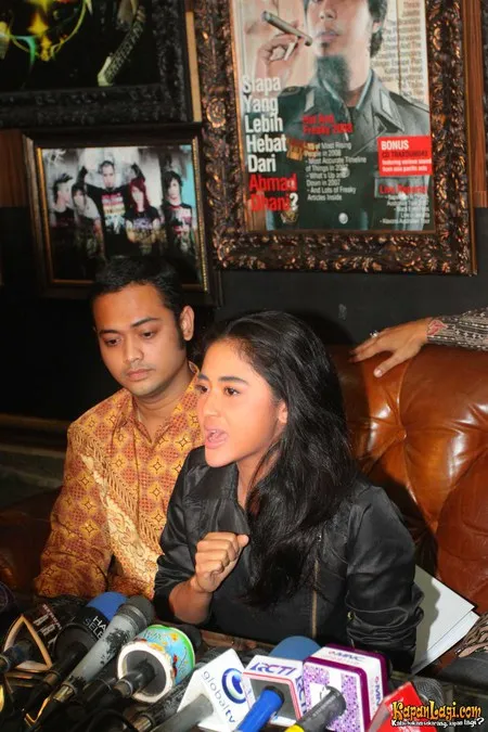 Foto Dewi Perssik