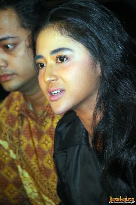 Foto Dewi Perssik