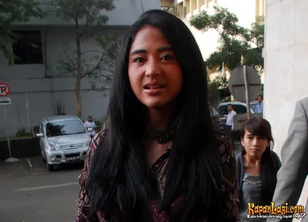 Foto Dewi Perssik