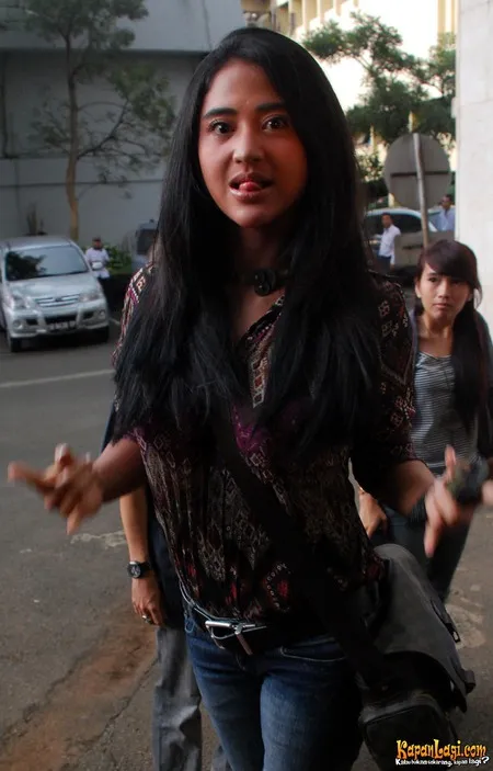 Foto Dewi Perssik