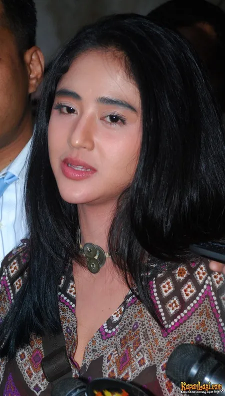 Foto Dewi Perssik