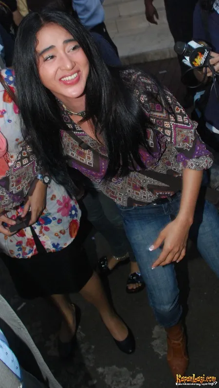 Foto Dewi Perssik