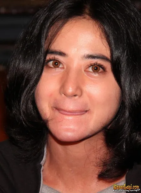 Foto Dewi Perssik