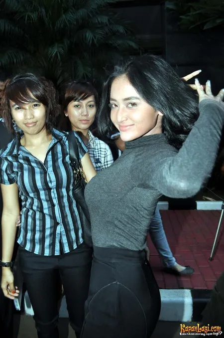 Foto Dewi Perssik