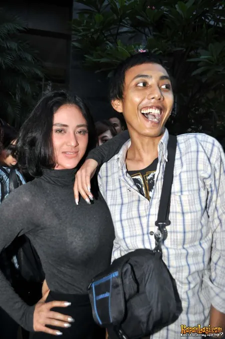 Foto Dewi Perssik