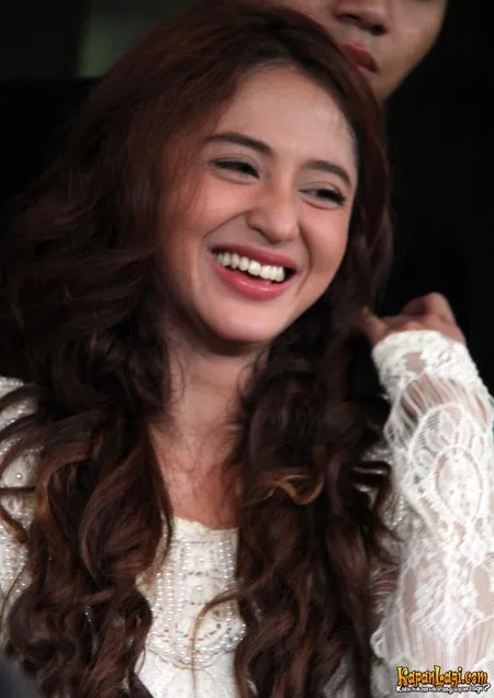 Foto Dewi Perssik