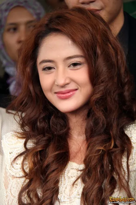 Foto Dewi Perssik