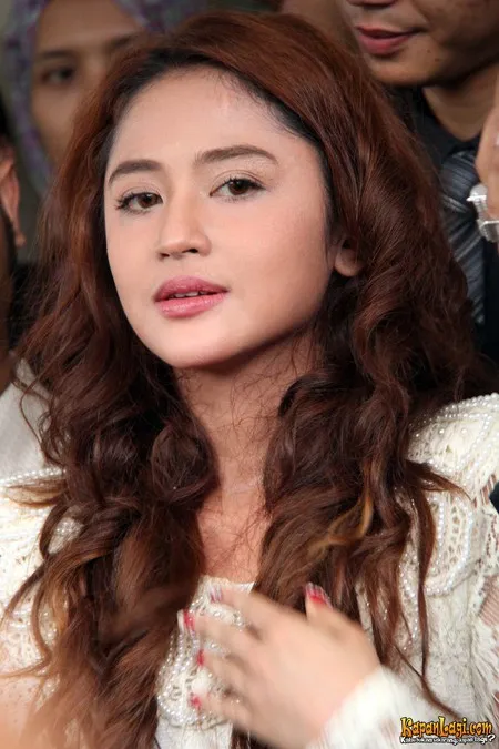 Foto Dewi Perssik