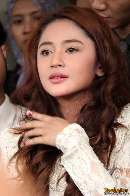 Foto Dewi Perssik