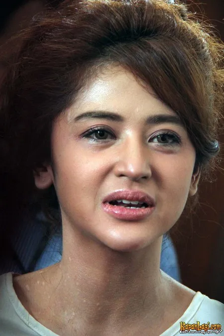 Foto Dewi Perssik