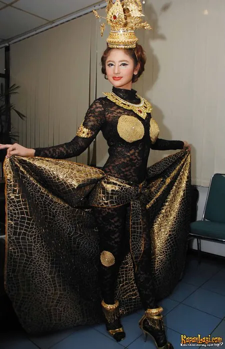 Foto Dewi Perssik