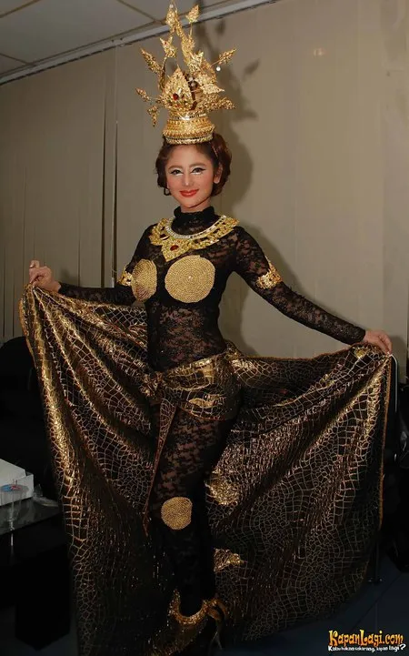 Foto Dewi Perssik