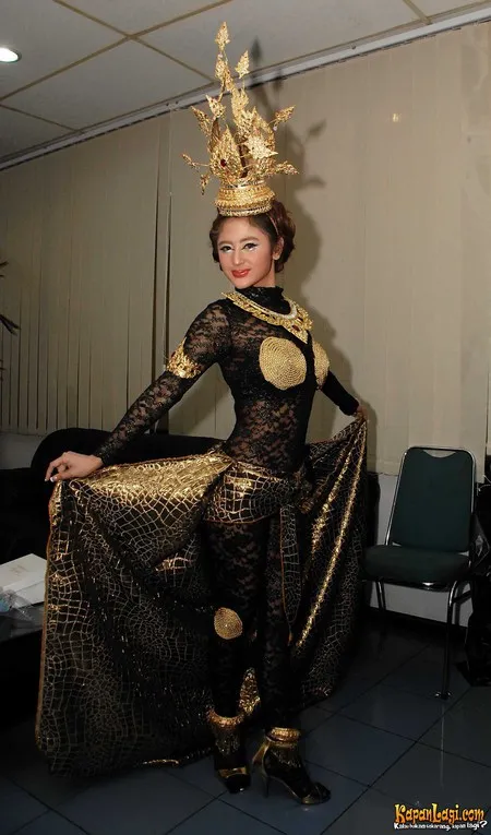 Foto Dewi Perssik