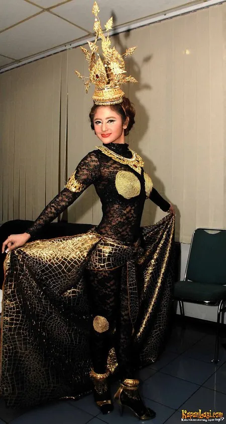Foto Dewi Perssik