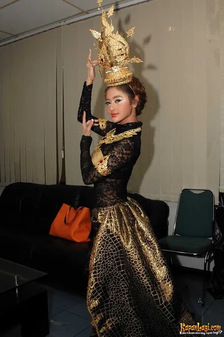 Foto Dewi Perssik
