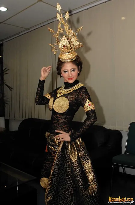 Foto Dewi Perssik