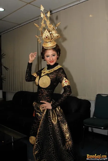 Foto Dewi Perssik
