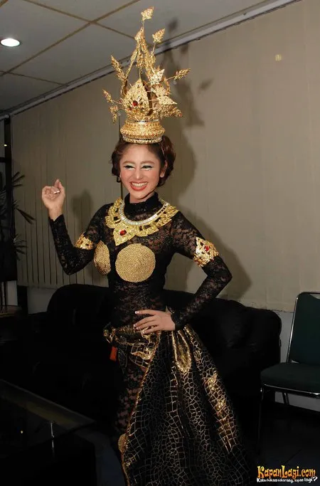 Foto Dewi Perssik