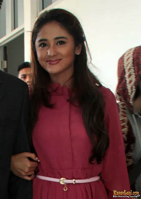 Foto Dewi Perssik