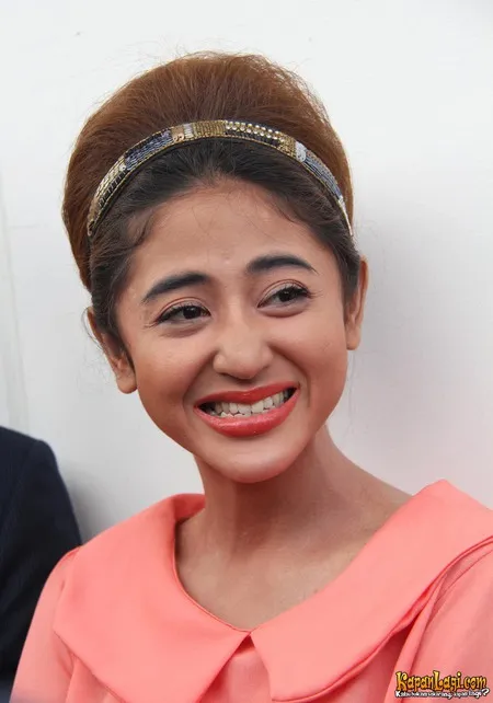 Foto Dewi Perssik