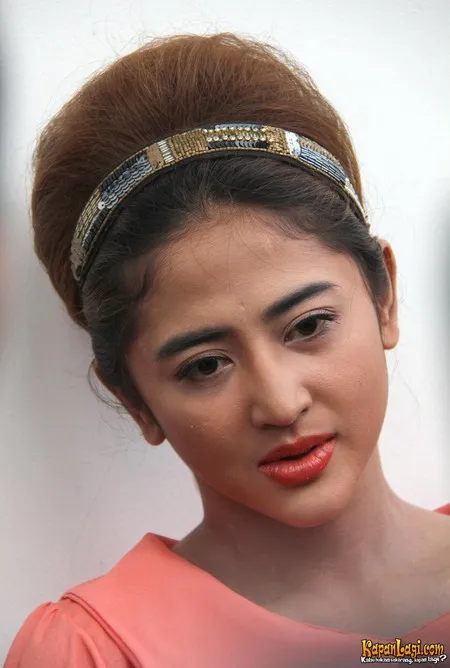 Foto Dewi Perssik