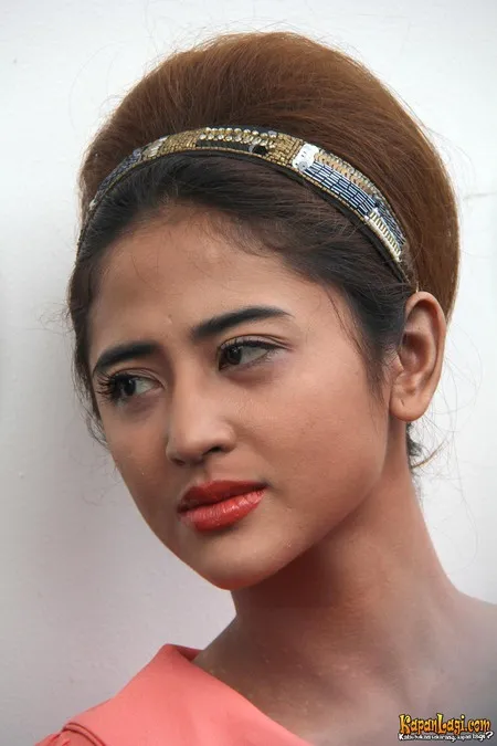 Foto Dewi Perssik