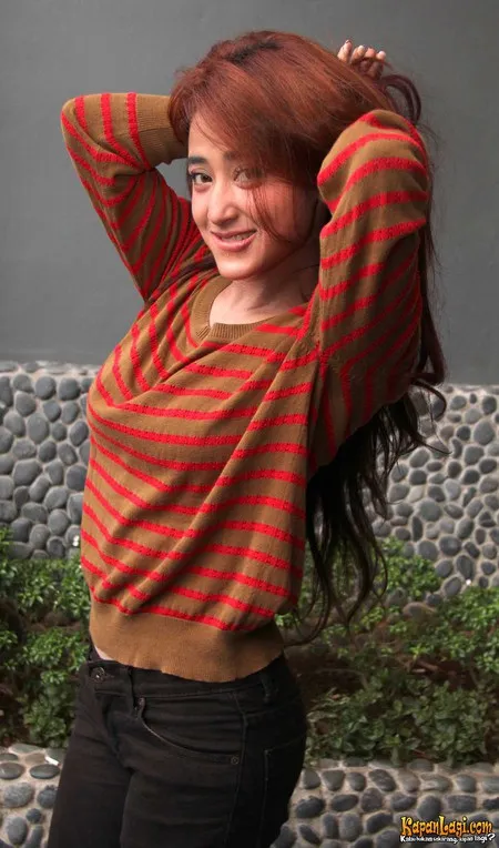 Foto Dewi Perssik