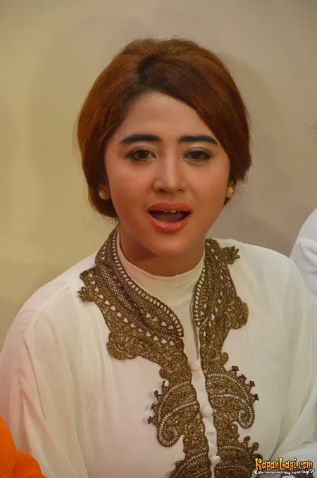 Foto Dewi Perssik