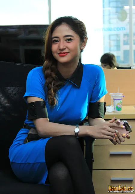 Foto Dewi Perssik
