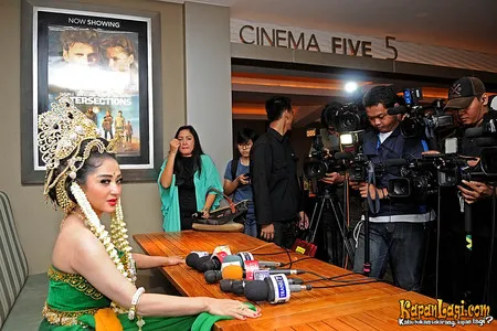 Foto Dewi Perssik