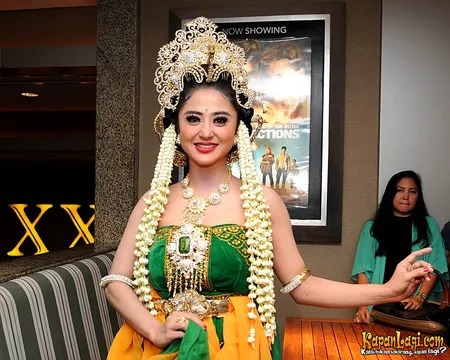 Foto Dewi Perssik