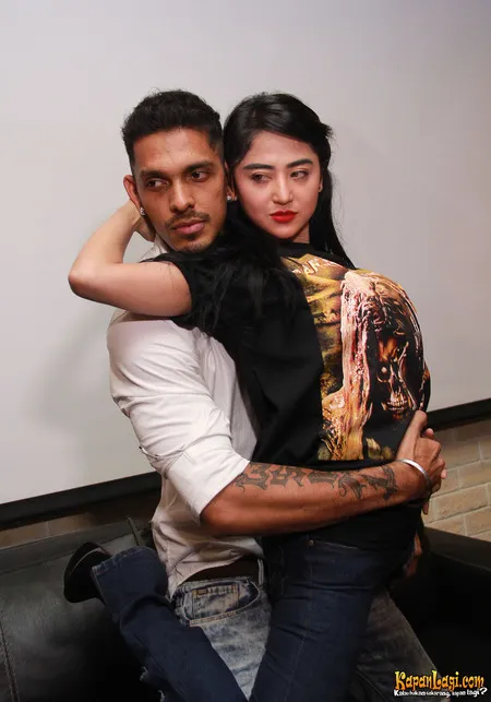 Foto Dewi Perssik