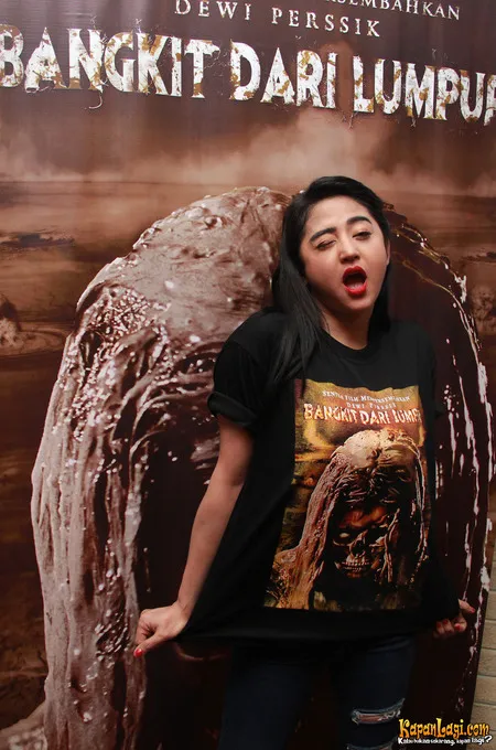 Foto Dewi Perssik